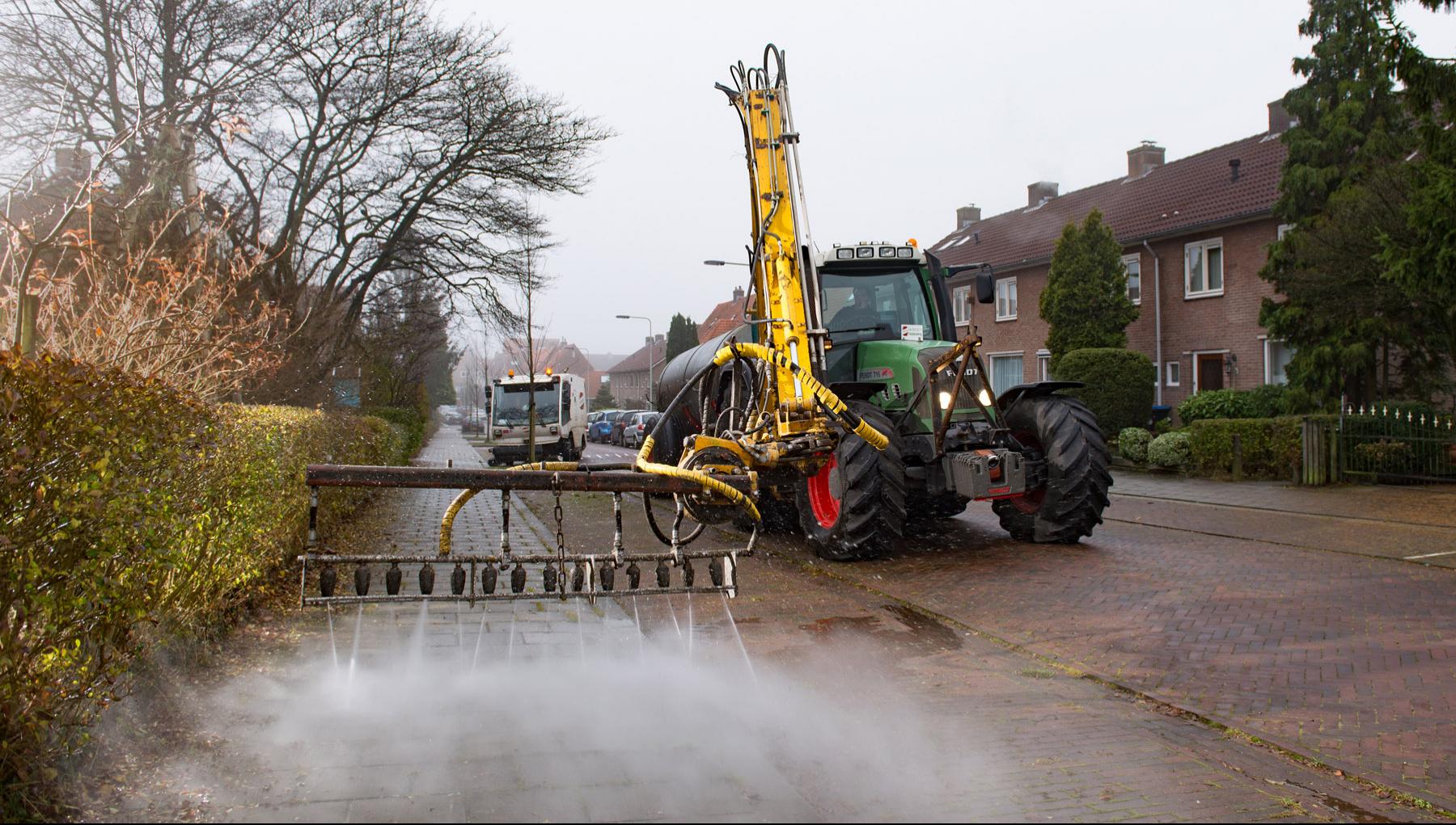 banner Compleet van weg tot water